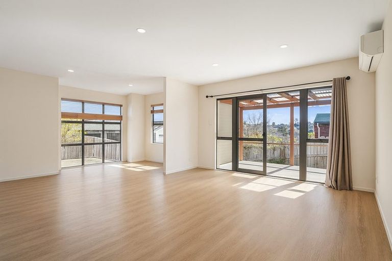Photo of property in 72l Seabrook Avenue, New Lynn, Auckland, 0600