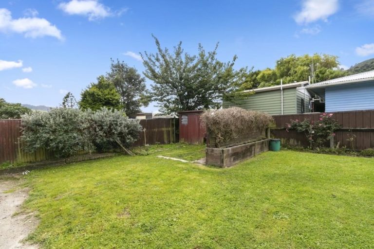 Photo of property in 14 Parenga Street, Wainuiomata, Lower Hutt, 5014