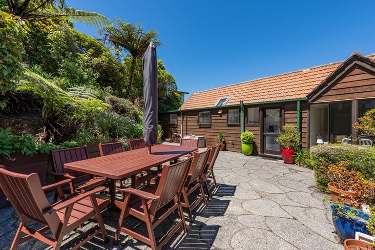 Photo of property in 25 Thatcher Crescent, Crofton Downs, Wellington, 6035