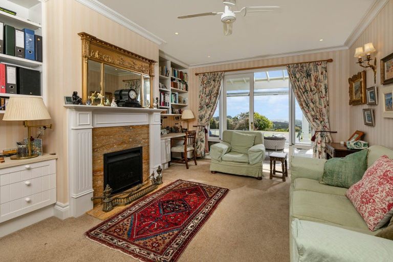 Photo of property in 38 Kaipara View Road, Helensville, 0875