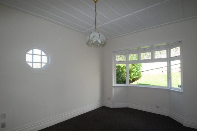 Photo of property in 18 Connaught Terrace, Brooklyn, Wellington, 6021