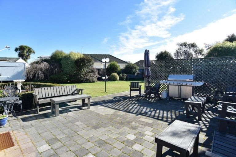 Photo of property in 11 Emlyn Place, Avondale, Christchurch, 8061