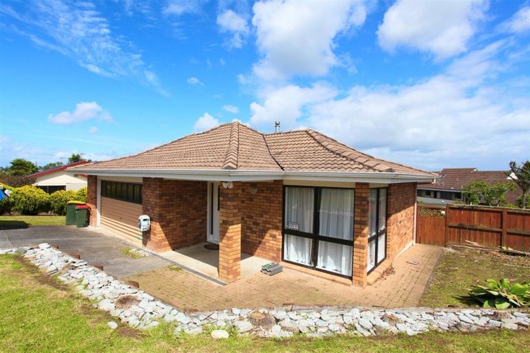 Photo of property in 73 Aberfeldy Avenue, Highland Park, Auckland, 2010