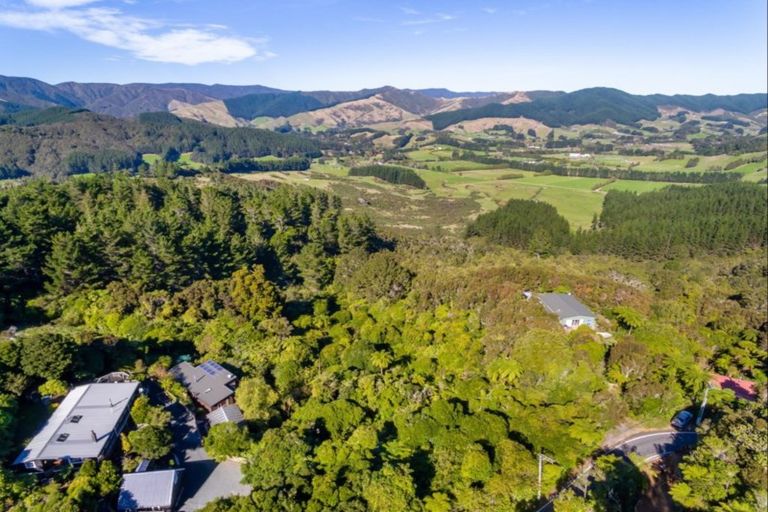 Photo of property in 82 Avro Road, Blue Mountains, Upper Hutt, 5371