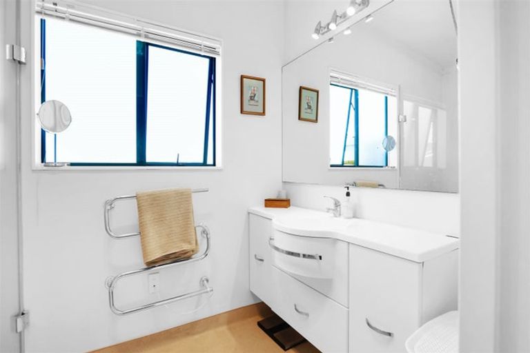 Photo of property in 93 Parklands Avenue, Bell Block, New Plymouth, 4312