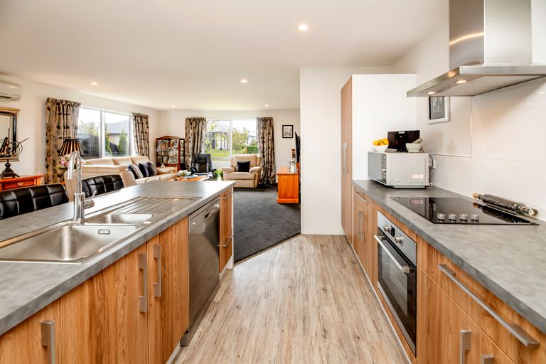 Photo of property in 10 Jasper Court, Rolleston, 7614