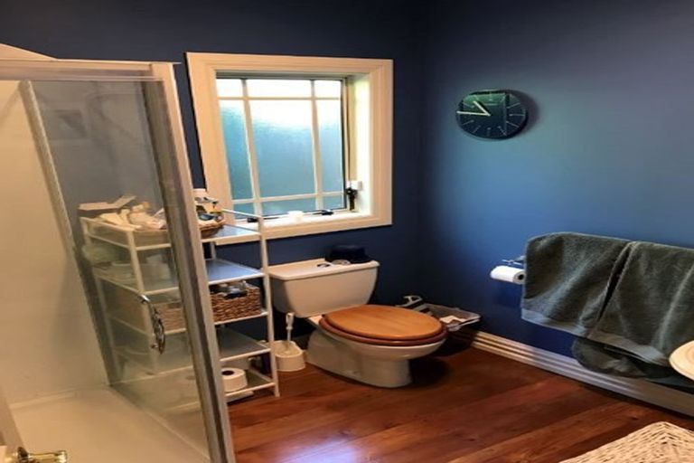 Photo of property in 294a Main Road, Tawa, Wellington, 5028