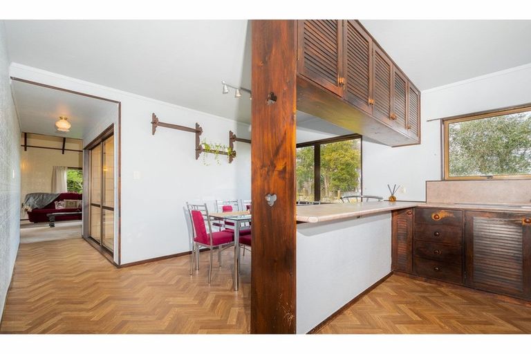 Photo of property in 18 Woodhouse Place, West Harbour, Auckland, 0618