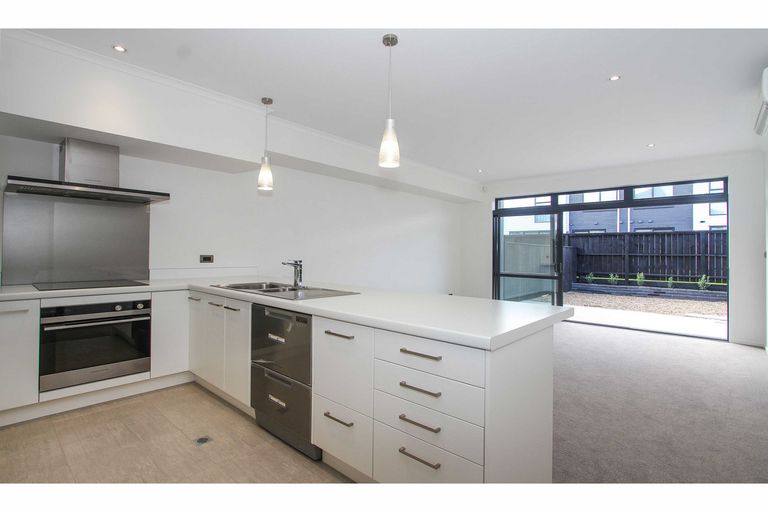 Photo of property in 35 Wallace Road, Ranui, Auckland, 0612