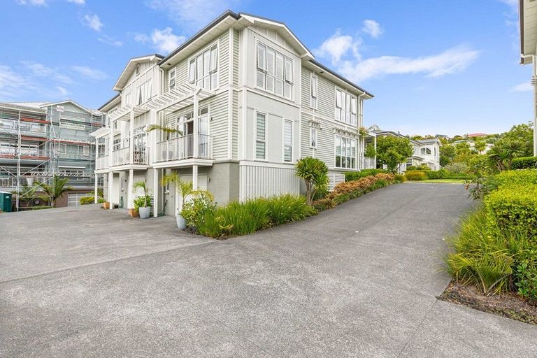 Photo of property in 132 Landmark Terrace, Orewa, 0931