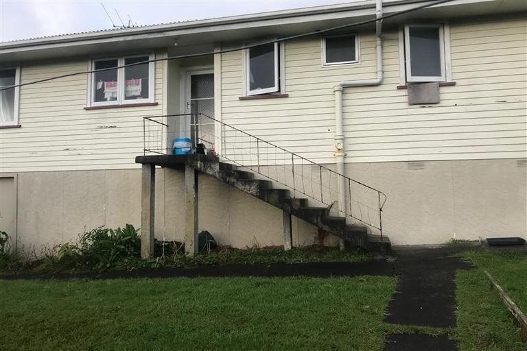 Photo of property in 40 Tahi Terrace, Glen Eden, Auckland, 0602