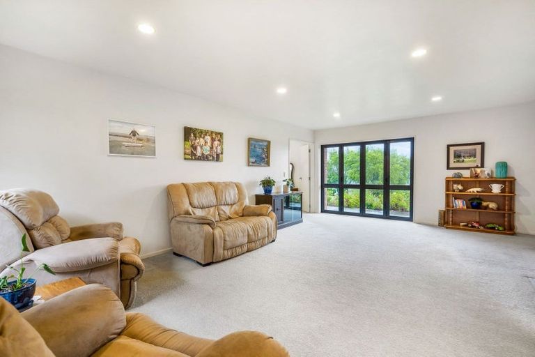 Photo of property in 239 Burtt Road, Paerata, Drury, 2578