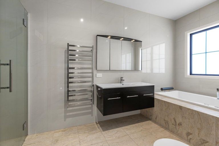 Photo of property in 166 Oriental Parade, Papamoa Beach, Papamoa, 3118