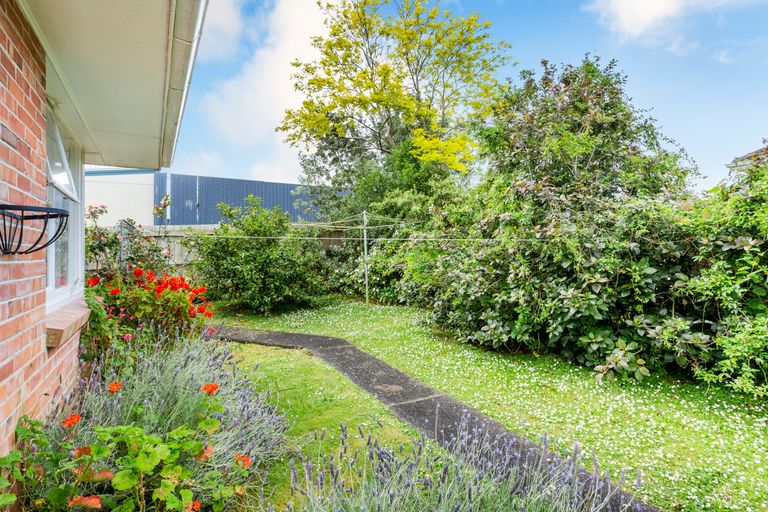 Photo of property in 19 Ellen Street, Manurewa East, Auckland, 2102