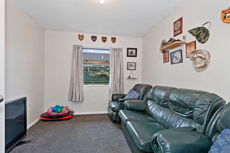 Photo of property in 43 Arcon Drive, Broomfield, Christchurch, 8042