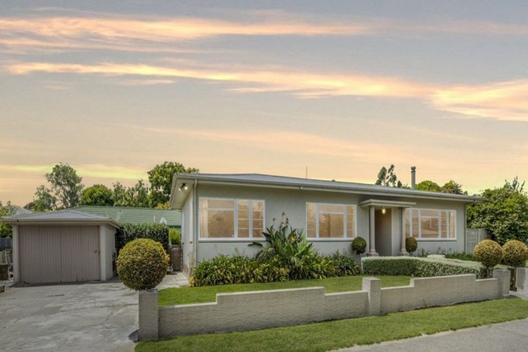 Photo of property in 98 Duchess Crescent, Mayfair, Hastings, 4122