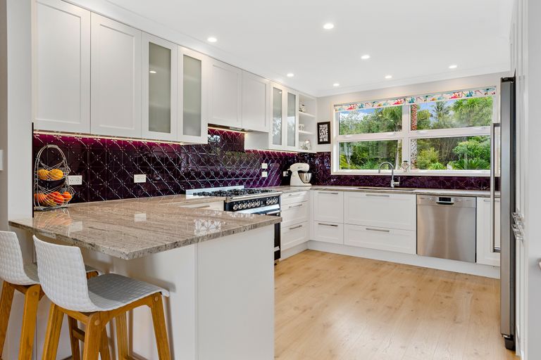 Photo of property in 14 Creek Street, Sandspit, Warkworth, 0982