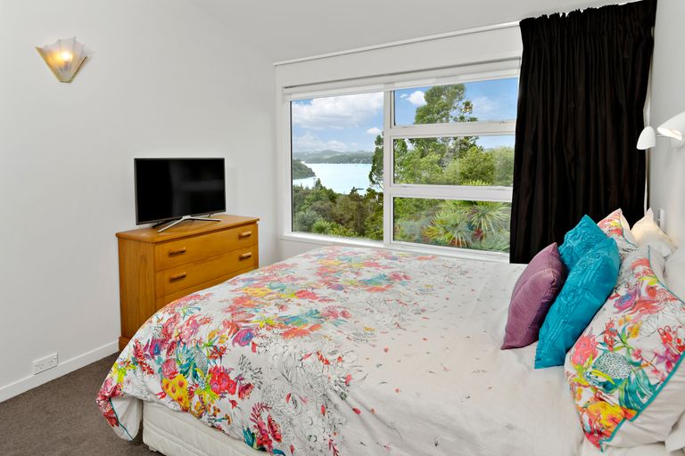 Photo of property in 14 Creek Street, Sandspit, Warkworth, 0982