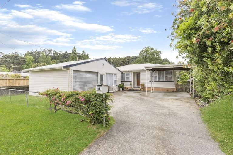 Photo of property in 28 Lowtherhurst Road, Massey, Auckland, 0614