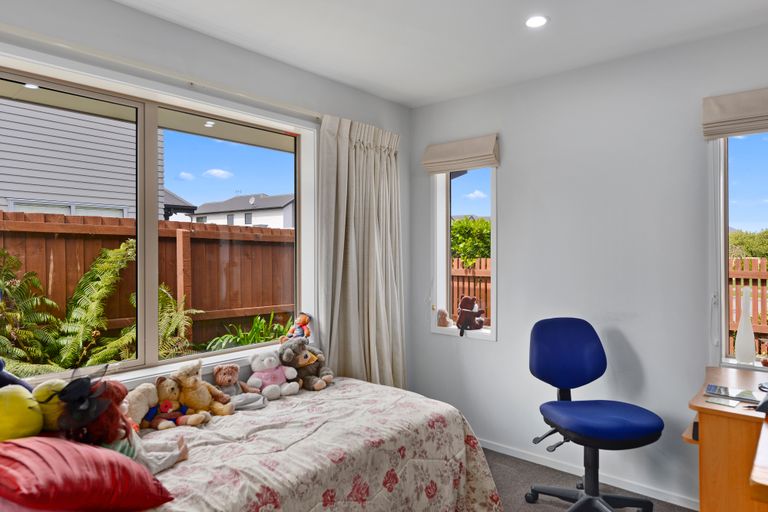 Photo of property in 5 Harston Place, Wigram, Christchurch, 8042