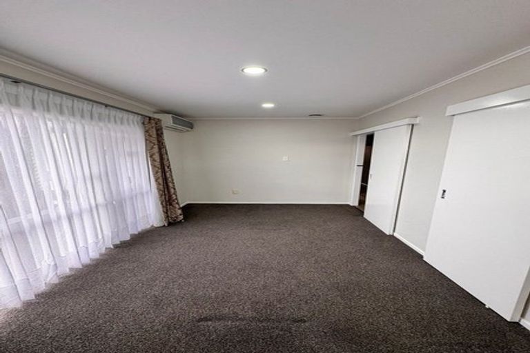 Photo of property in 18b Kirby Street, Glendene, Auckland, 0602