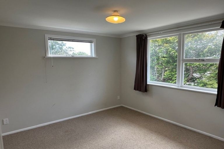 Photo of property in 40 Kingdale Road, Henderson, Auckland, 0610