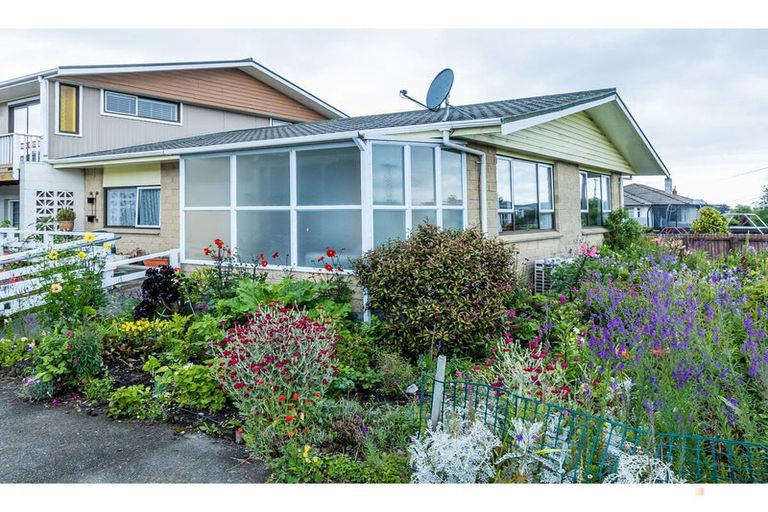 Photo of property in 5-5a Rugby Street, Waimate, 7924