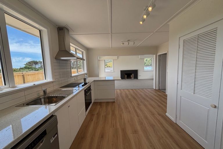 Photo of property in 135 Muri Road, Pukerua Bay, 5026