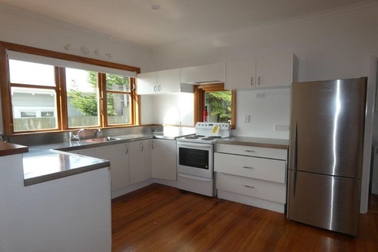 Photo of property in 93 Karori Road, Karori, Wellington, 6012