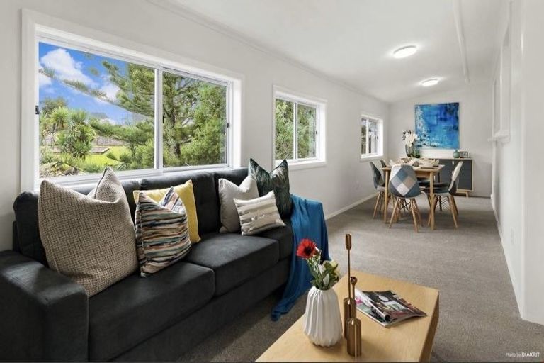 Photo of property in 21 Golf Road, New Lynn, Auckland, 0600