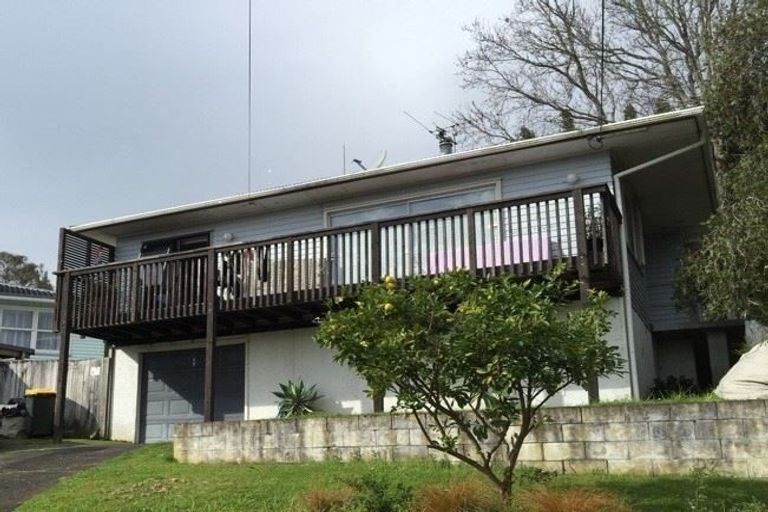 Photo of property in 76 Vodanovich Road, Te Atatu South, Auckland, 0610