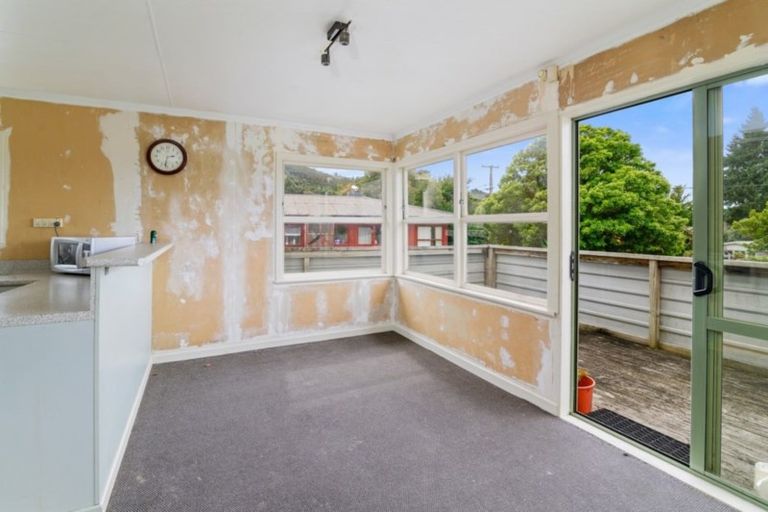 Photo of property in 2 Spencer Street, Western Heights, Rotorua, 3015