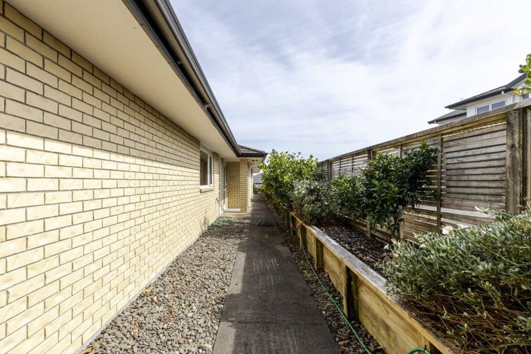 Photo of property in 38 Karamea Street, Whalers Gate, New Plymouth, 4310