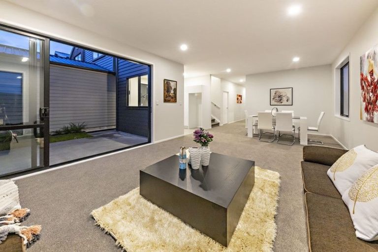 Photo of property in 22 Courage Road, Papakura, 2110