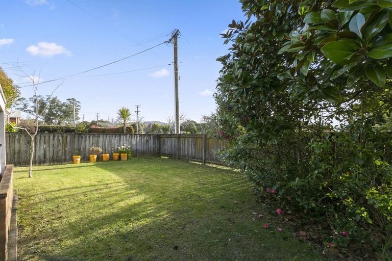 Photo of property in 100a Astley Avenue, New Lynn, Auckland, 0600