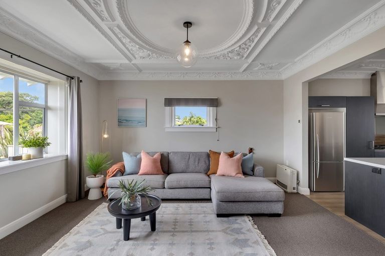 Photo of property in 20 South Road, Moturoa, New Plymouth, 4310