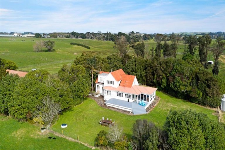 Photo of property in 115 Awhitu Road, Karioitahi, Waiuku, 2683