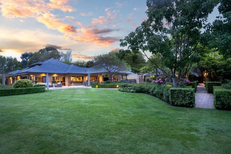 Photo of property in 236 Cashmere Road, Hoon Hay, Christchurch, 8025
