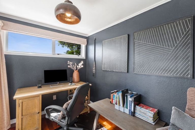 Photo of property in 50 Calvert Road, Lynmouth, New Plymouth, 4310