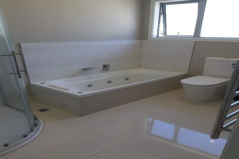 Photo of property in 3/113 Moorefield Road, Johnsonville, Wellington, 6037