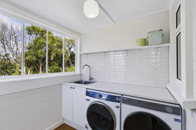 Photo of property in 22 Ngaio Street, Strandon, New Plymouth, 4312