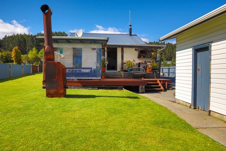 Photo of property in 49 Omapere Street, Dobson, Greymouth, 7805