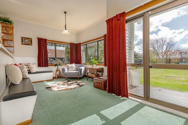 Photo of property in 41 Manapouri Crescent, Hokowhitu, Palmerston North, 4410