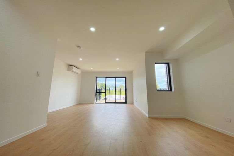 Photo of property in 34 Sinton Road, Hobsonville, Auckland, 0618