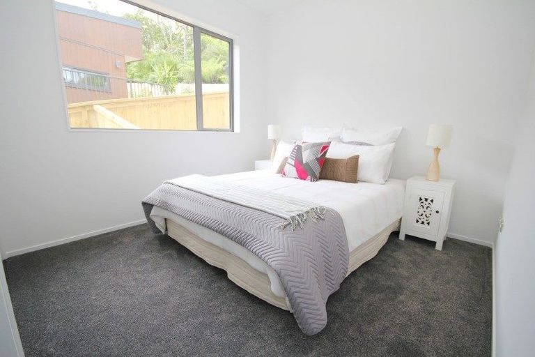 Photo of property in 21 Moller Street, Beach Haven, Auckland, 0626