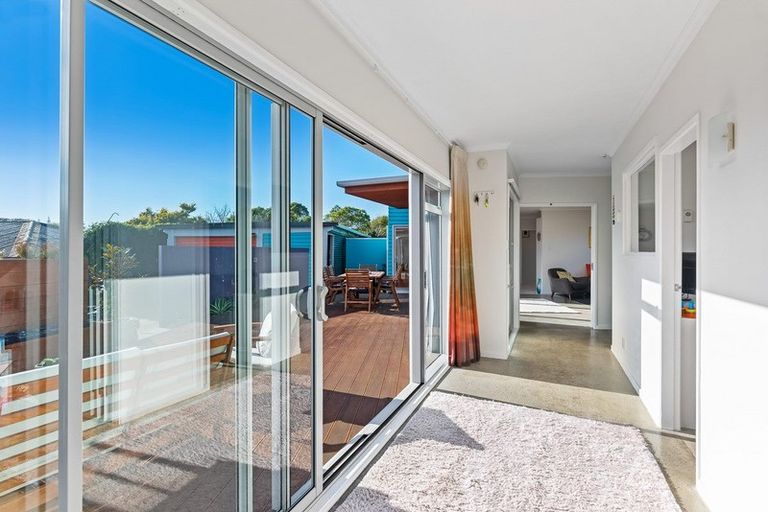 Photo of property in 9 Mahana Road, Paraparaumu Beach, Paraparaumu, 5032