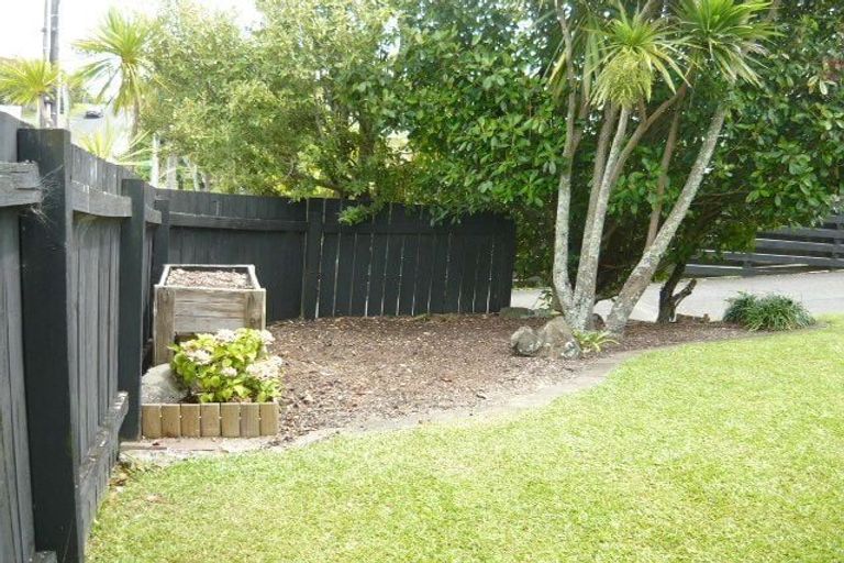 Photo of property in 1/39 Killarney Avenue, Torbay, Auckland, 0630