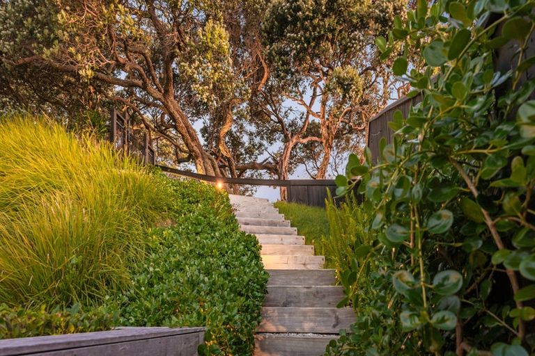 Photo of property in 18 Palm Cove, Arkles Bay, Whangaparaoa, 0932