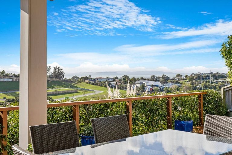 Photo of property in 16 Ruth Craig Place, Stanmore Bay, Whangaparaoa, 0932