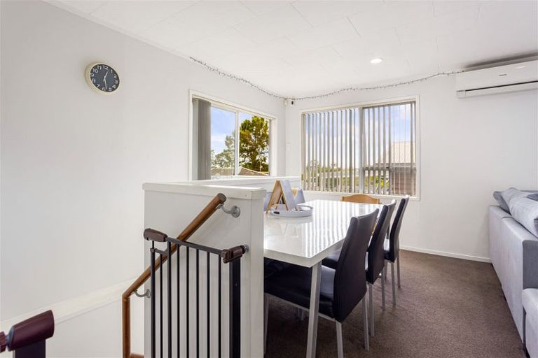 Photo of property in 98 Reynella Drive, Massey, Auckland, 0614